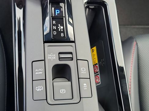 New 2026 Toyota Prius Plug-In Hybrid FWD image 25