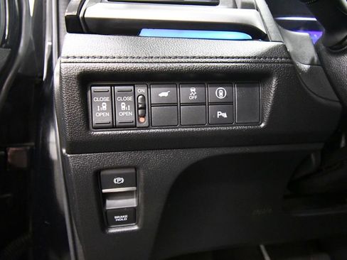 Certified 2024 Honda Odyssey Touring image 23