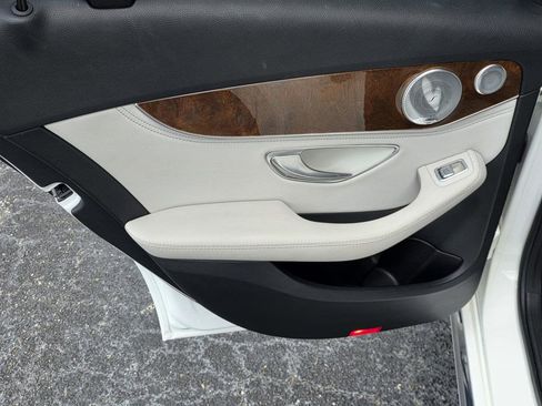 Used 2015 Mercedes-Benz C 300 Sedan image 36