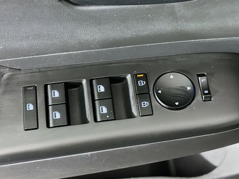 Used 2025 Hyundai Kona SEL image 15