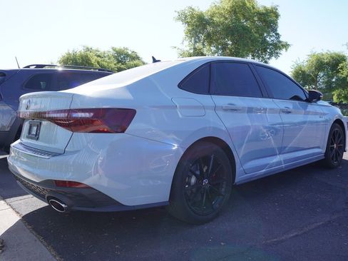 Used 2025 Volkswagen Jetta GLI Autobahn image 4