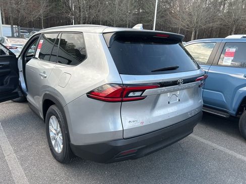 New 2026 Toyota Grand Highlander XLE image 16