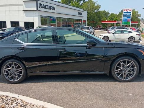 Used 2023 Nissan Altima 2.0 SR FWD image 7