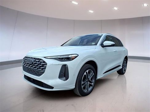 Used 2025 Audi Q5 Premium Plus w/ Premium Plus image 5