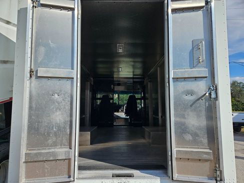 Used 2014 Ford E-450 and Econoline 450 Super Duty w/ A/C Prep Package image 7