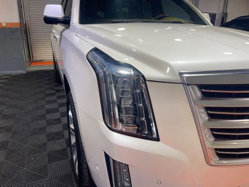 Used 2017 Cadillac Escalade ESV Platinum image 22