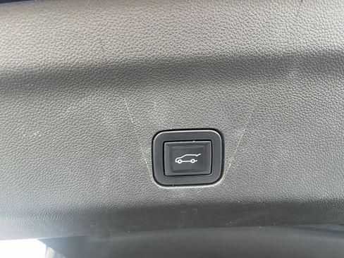 Used 2022 Chevrolet Tahoe Z71 image 29