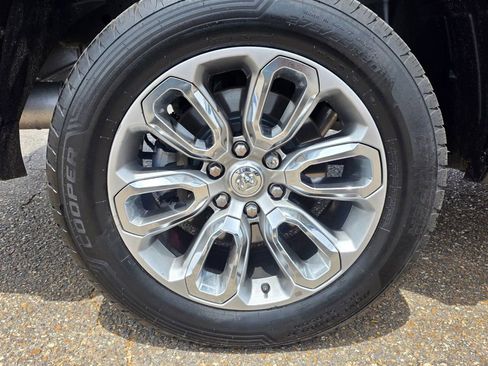 Used 2021 RAM 1500 Laramie w/ Sport Appearance Package AWD/4WD image 12