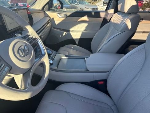 Used 2023 Hyundai Palisade Limited AWD/4WD image 13