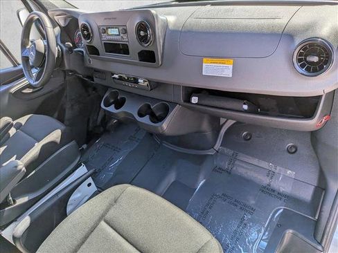 Used 2025 Mercedes-Benz Sprinter 2500 image 19