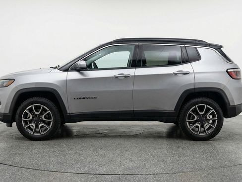 Used 2025 Jeep Compass Trailhawk AWD/4WD image 5