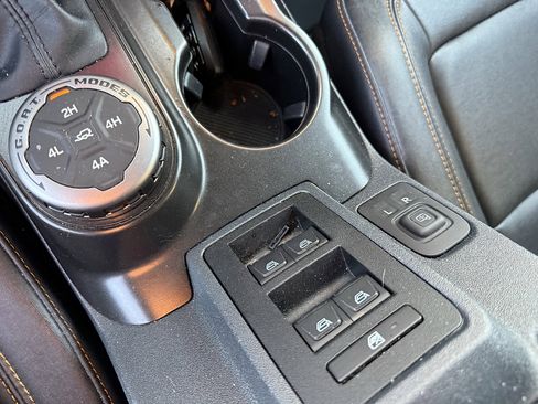 Used 2021 Ford Bronco Badlands image 14