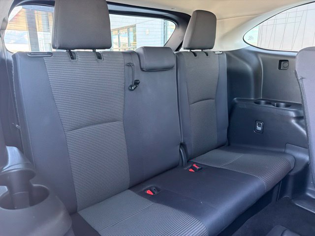 Used 2025 Toyota Highlander LE AWD/4WD image 17