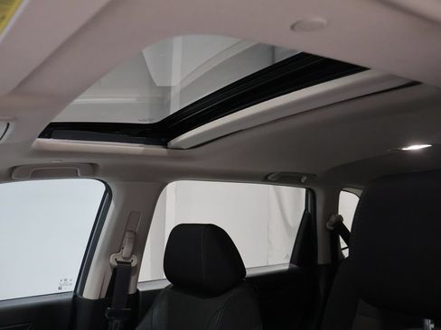 Used 2023 Honda CR-V EX image 9