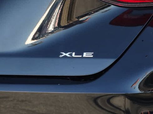 Certified 2019 Toyota Avalon XLE image 10