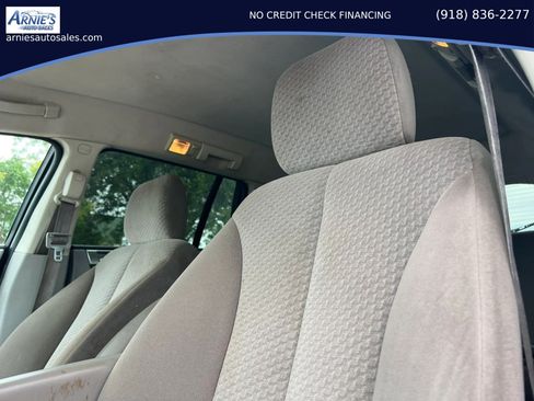 Used 2007 Chrysler Pacifica Touring FWD image 12