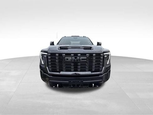 Used 2024 GMC Sierra 2500 Denali Ultimate w/ Max Trailering Package AWD/4WD image 3