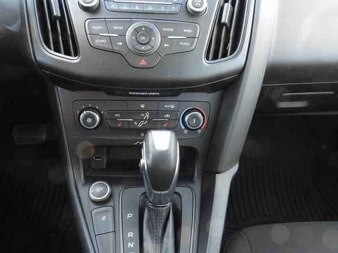Used 2015 Ford Focus SE w/ SE Cold Weather Package image 36