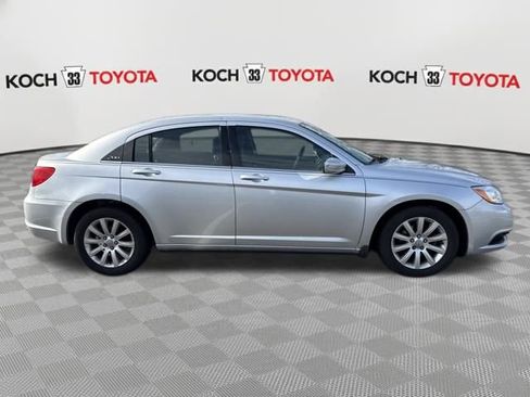 Used 2012 Chrysler 200 Touring image 8