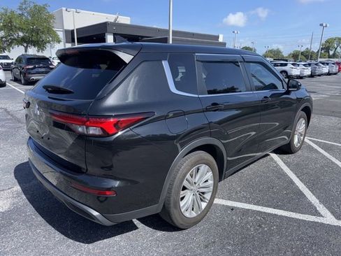 Used 2024 Mitsubishi Outlander ES FWD image 4
