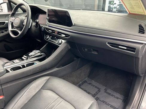 Used 2023 Hyundai Sonata Limited w/ Preferred Accessory Package FWD image 16