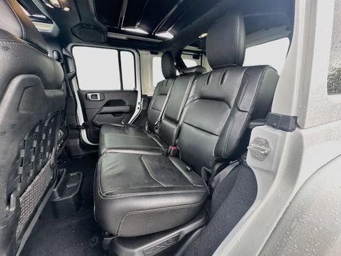 Used 2023 Jeep Wrangler Unlimited Rubicon 4xe w/ Cold Weather Group AWD/4WD image 27