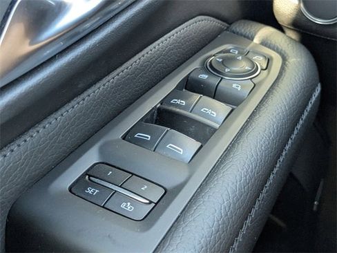 Used 2022 GMC Yukon Denali image 29