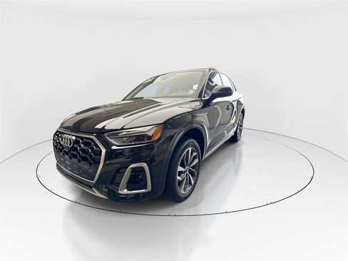 Certified 2025 Audi Q5 2.0T Premium Plus w/ Premium Plus Package image 4