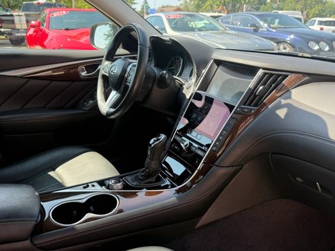 Used 2018 INFINITI Q50 Luxe w/ Essential Package (3.0T Luxe) AWD/4WD image 14