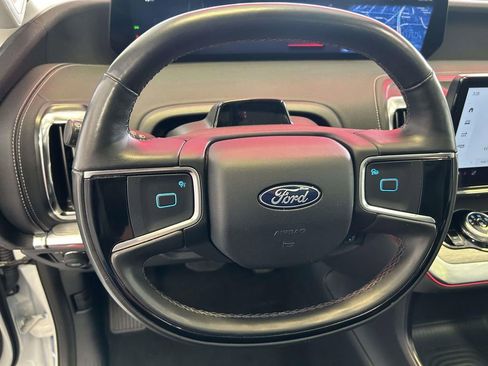 Used 2025 Ford Expedition Platinum AWD/4WD image 22