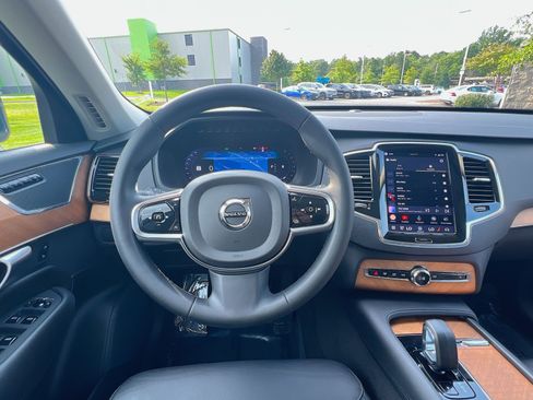 Used 2023 Volvo XC90 B5 Plus w/ Protection Package Premier AWD/4WD image 16