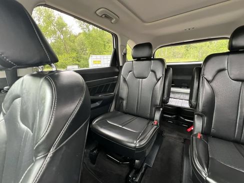 Used 2023 Kia Sorento SX AWD/4WD image 13