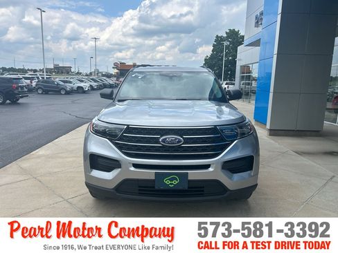 Used 2022 Ford Explorer XLT w/ Class IV Trailer Tow Package AWD/4WD image 2