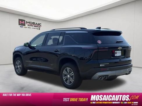 Used 2026 Chevrolet Traverse LT FWD image 5