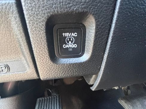 Used 2024 RAM 2500 Laramie w/ Safety Group AWD/4WD image 35