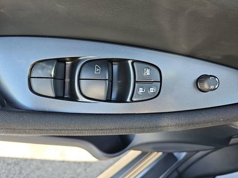 Used 2023 Nissan Leaf S FWD image 31