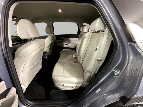 Certified 2025 Kia Sorento S AWD/4WD image 22