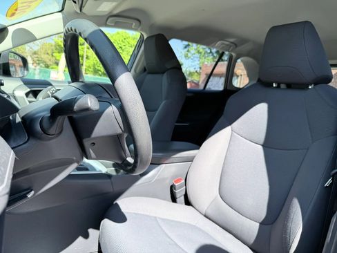 Used 2019 Toyota RAV4 LE w/ All Weather Liner Package AWD/4WD image 17