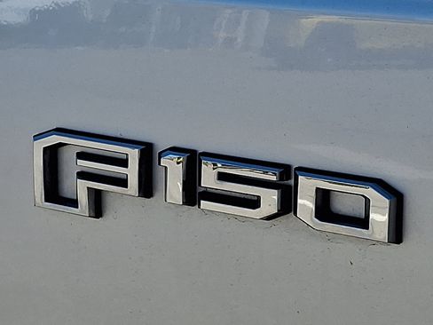 Used 2015 Ford F150 XLT w/ Equipment Group 302A Luxury AWD/4WD image 29