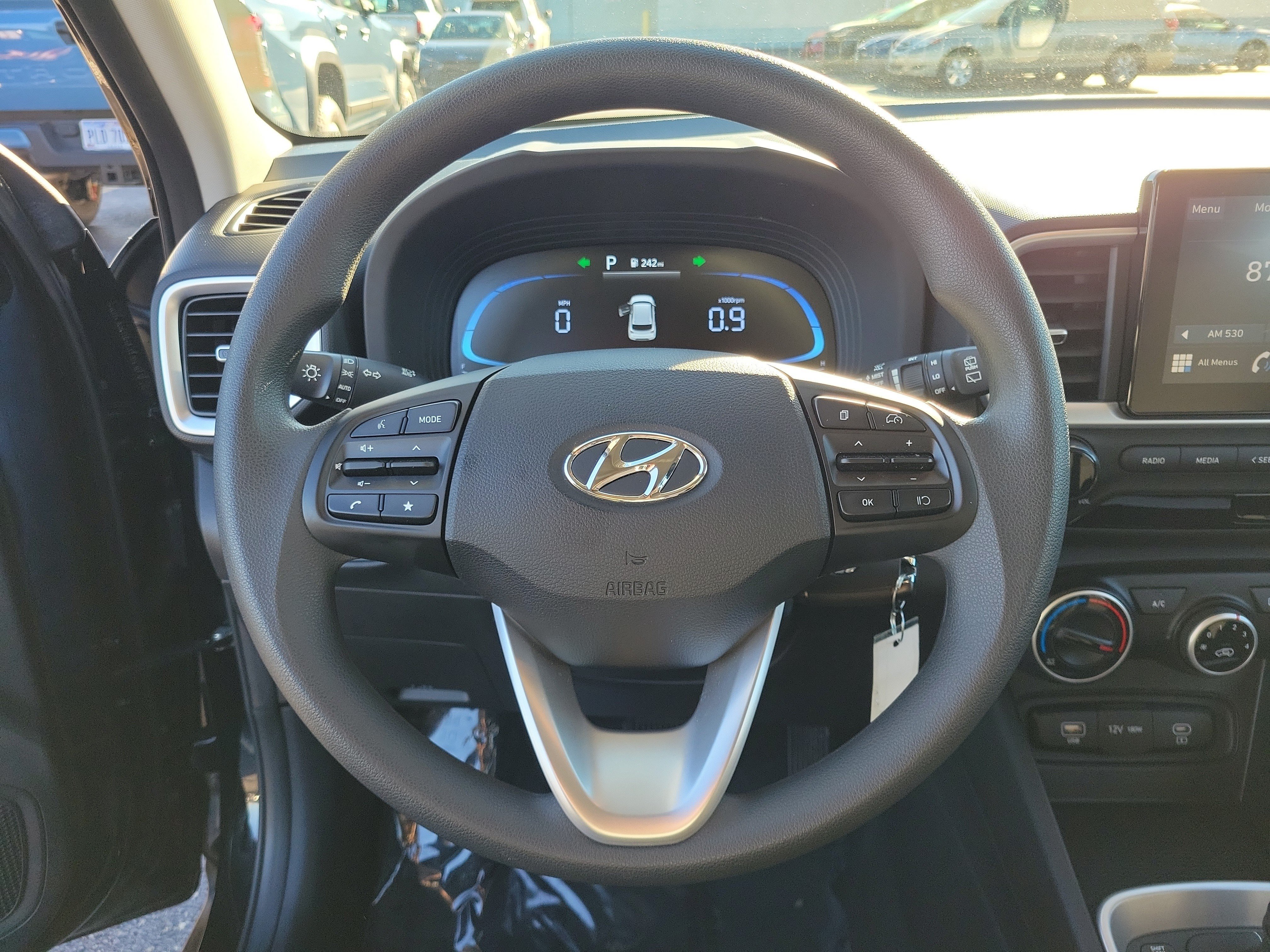 Used 2025 Hyundai Venue SE FWD image 21