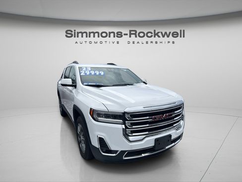 Used 2023 GMC Acadia SLT image 2