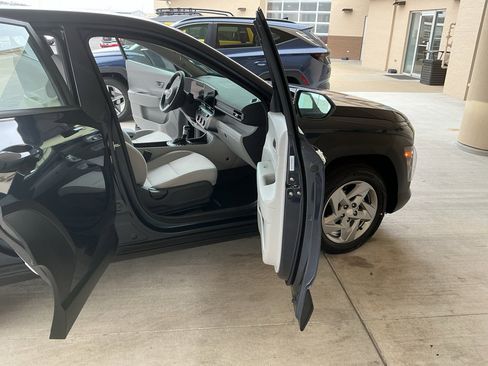 Used 2026 Hyundai Kona SE FWD image 13