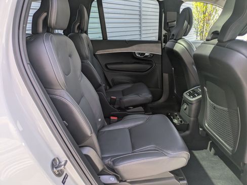 Used 2023 Volvo XC90 T8 Ultimate w/ Lounge Package AWD/4WD image 28