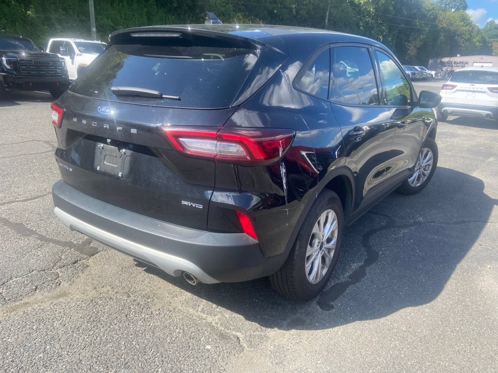 Used 2025 Ford Escape Active AWD/4WD image 12
