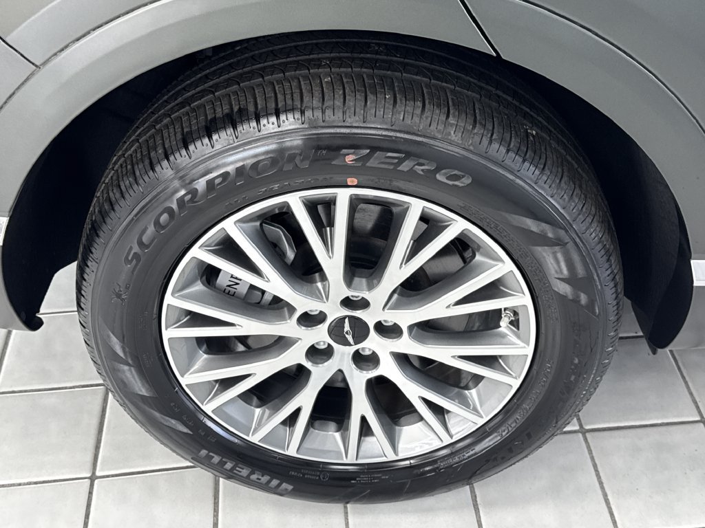 Used 2025 Genesis GV80 2.5T Standard AWD/4WD image 16