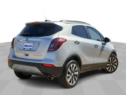 Used 2022 Buick Encore Preferred w/ Safety Package FWD image 8