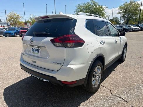 Used 2018 Nissan Rogue SV w/ Premium Package AWD/4WD image 5
