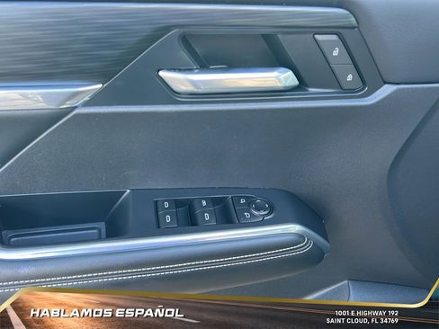 Used 2025 GMC Acadia Elevation image 14