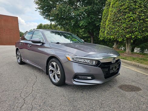 Used 2018 Honda Accord EX image 7
