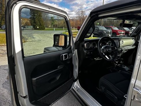 Used 2023 Jeep Wrangler Unlimited Rubicon 4xe image 19